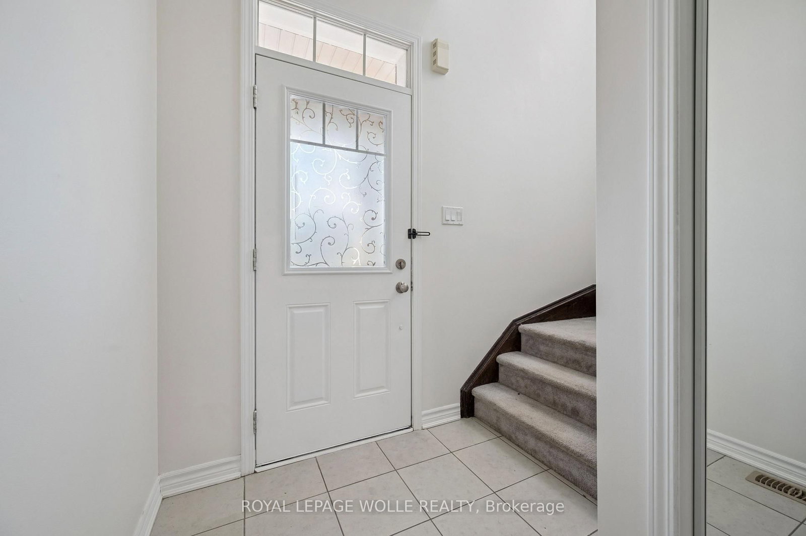 267 Grovehill Crescent - Photo 6