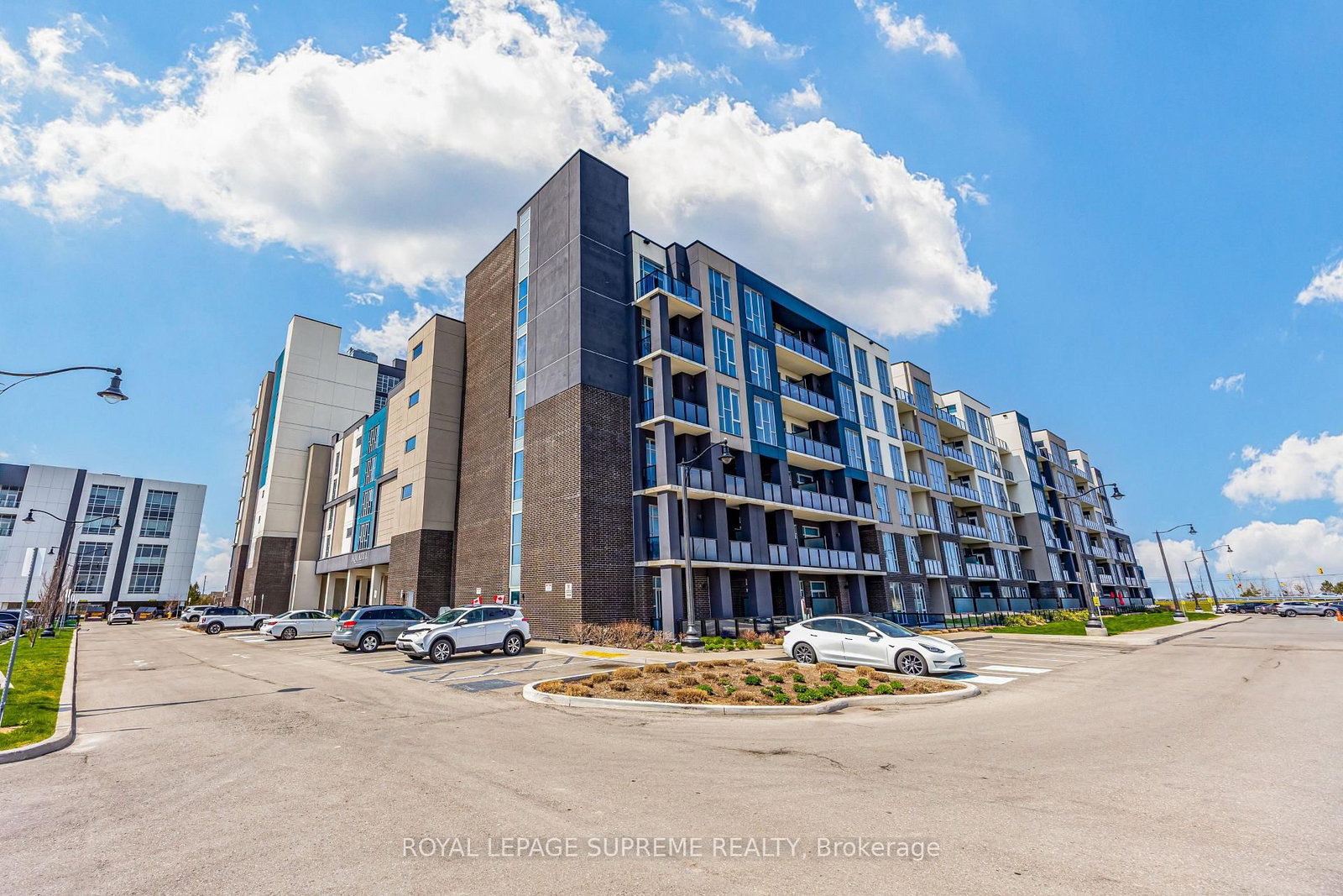 16 Concord Place, Unit 639 - Photo 2