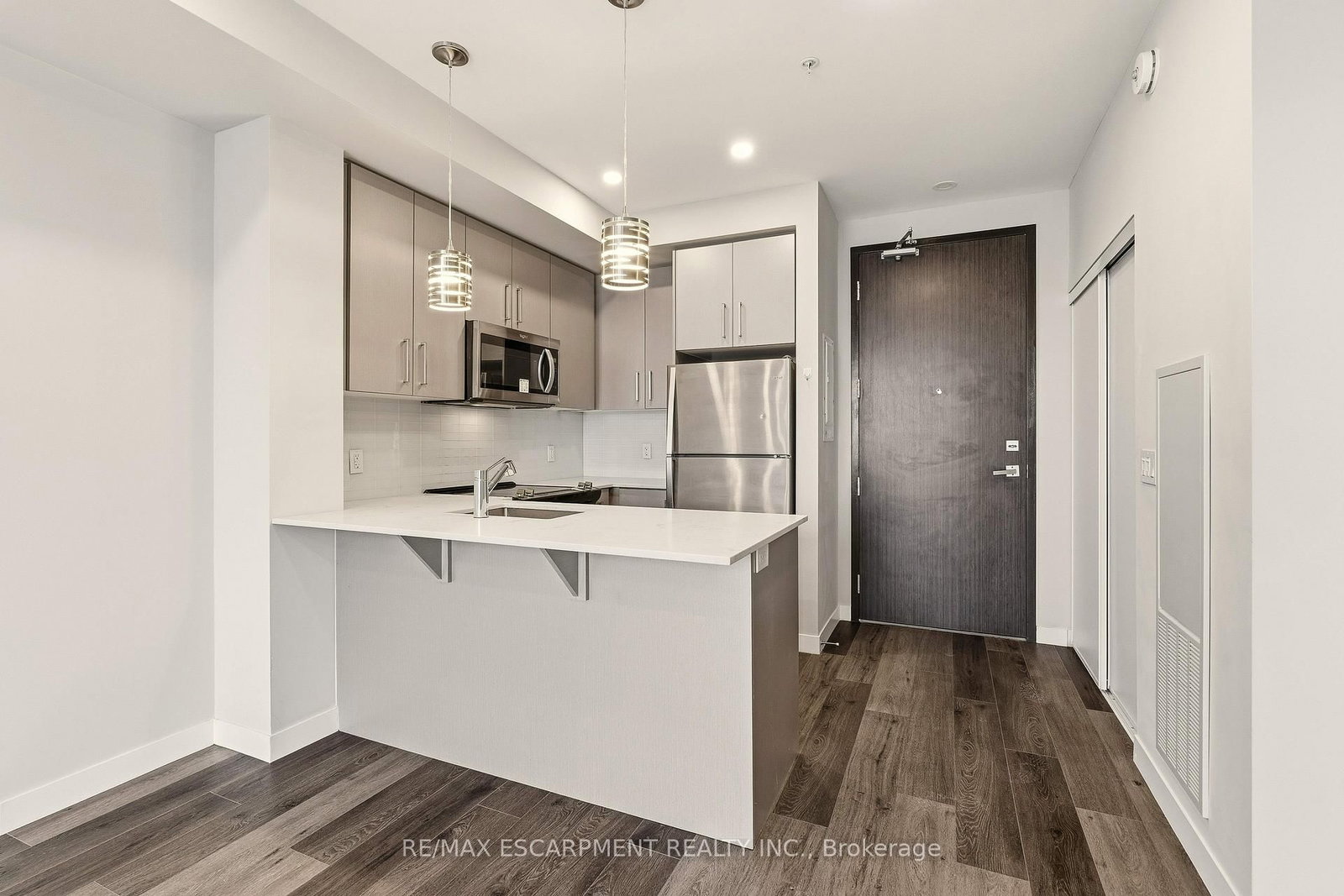 15 Queen Street S, Unit 2308 - Photo 8