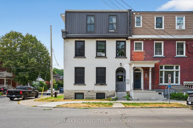 160 King Street E