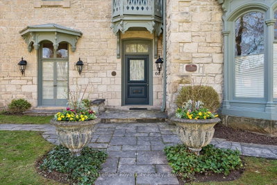 66 Paisley Street — photo 3