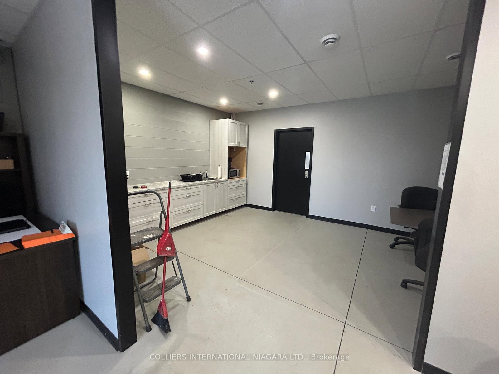 35 Seapark Drive, Unit 13 - Photo 10