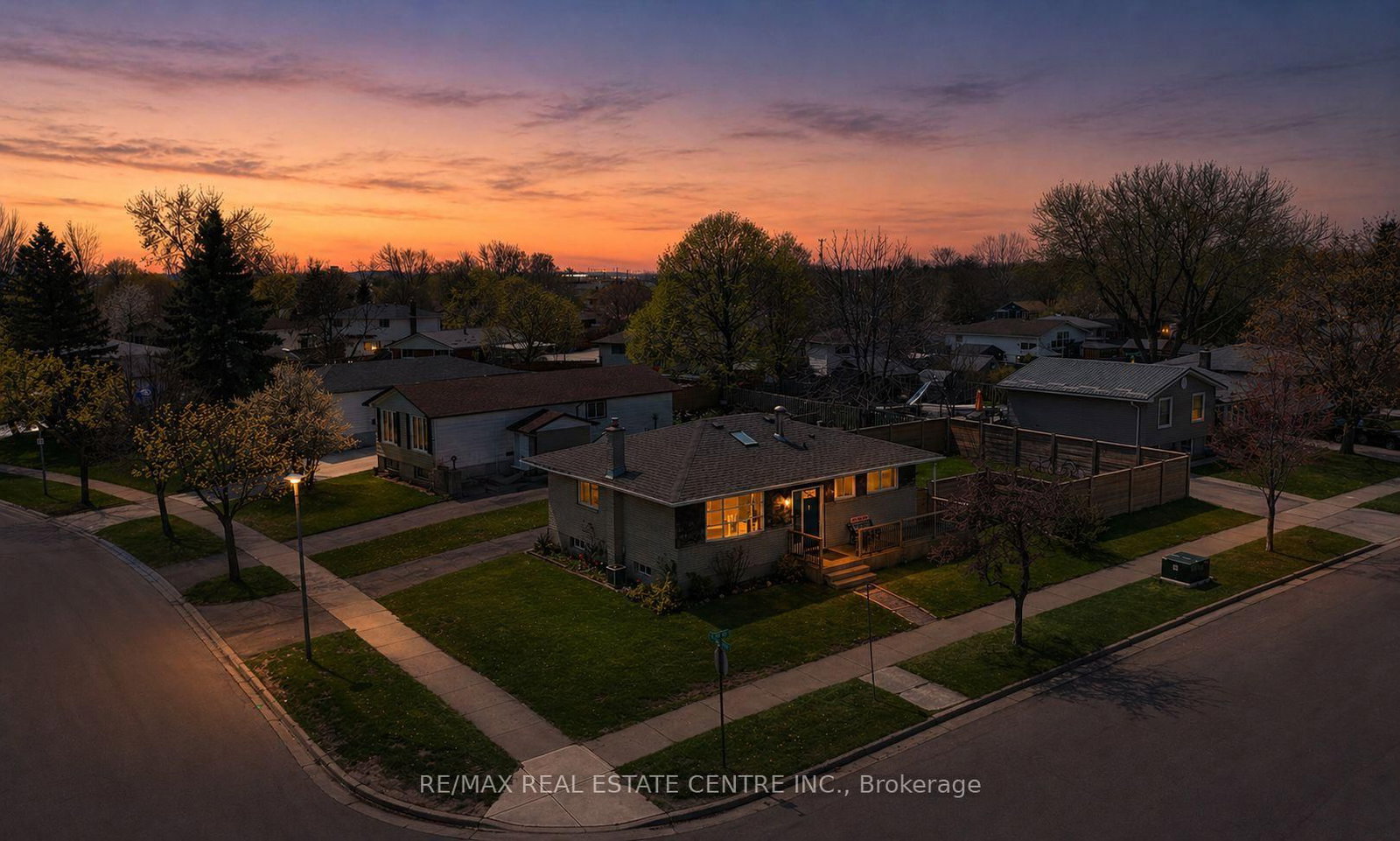 Detached House for sale at 56 Ashbury Avenue, London South, Ontario, N6E 1T1 - South Y - MLS: X13048038