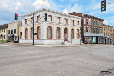 99 King Street E • Gananoque, ON photo 2