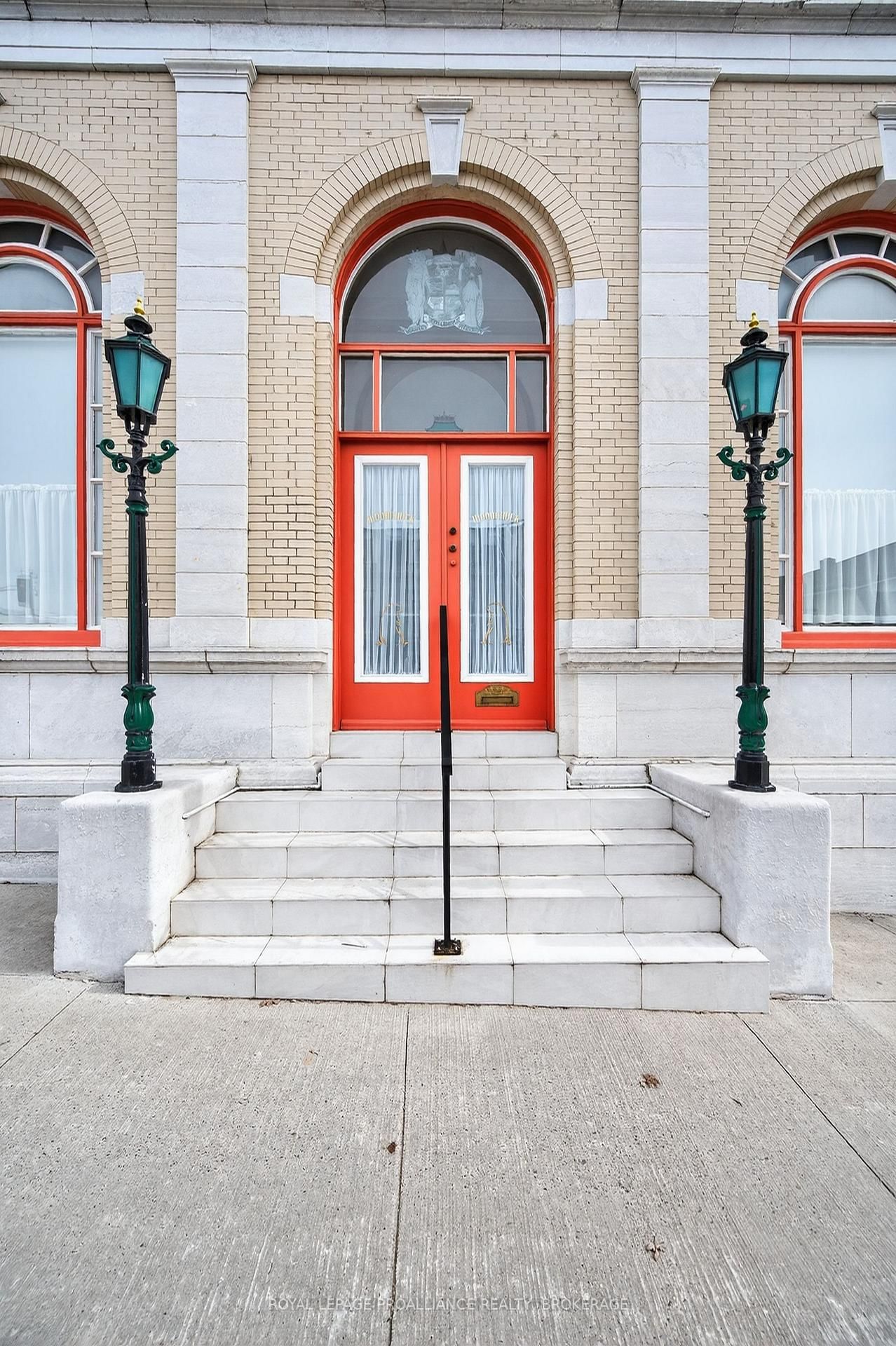 99 King Street E • Gananoque, ON photo 4