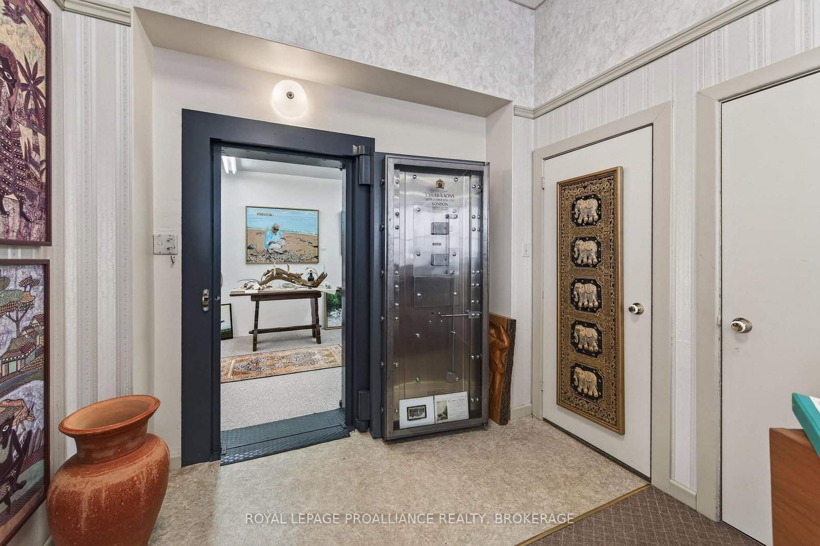 99 King Street E • Gananoque, ON photo 40