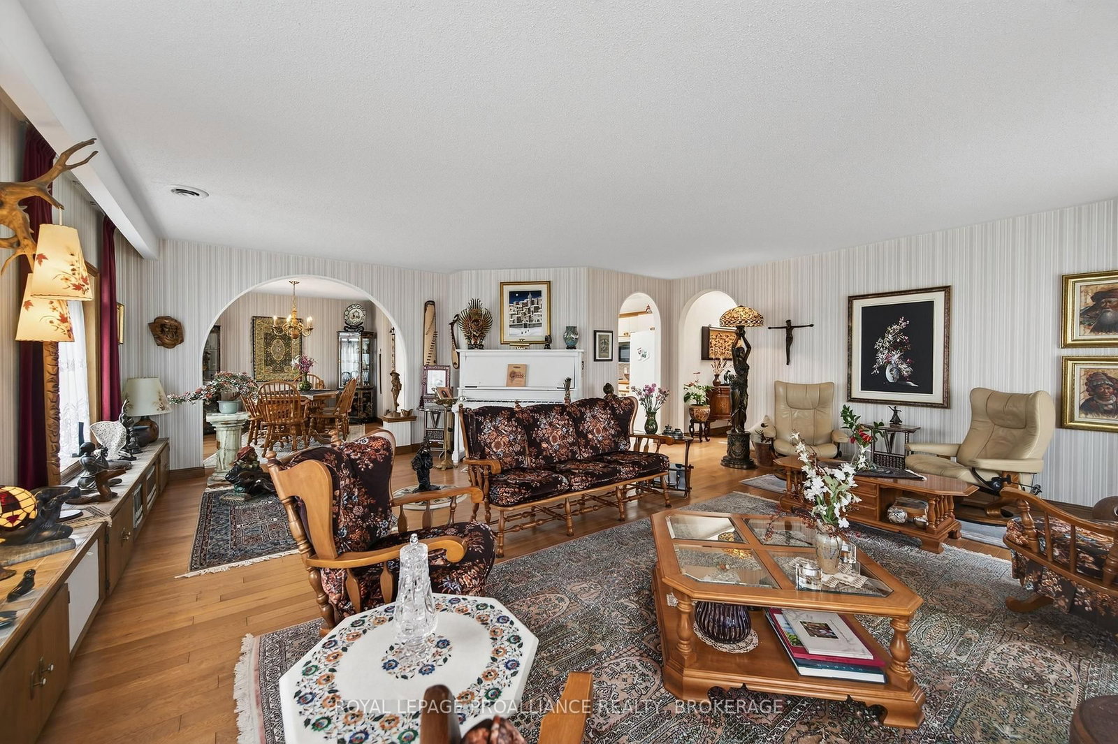 99 King Street E • Gananoque, ON photo 8