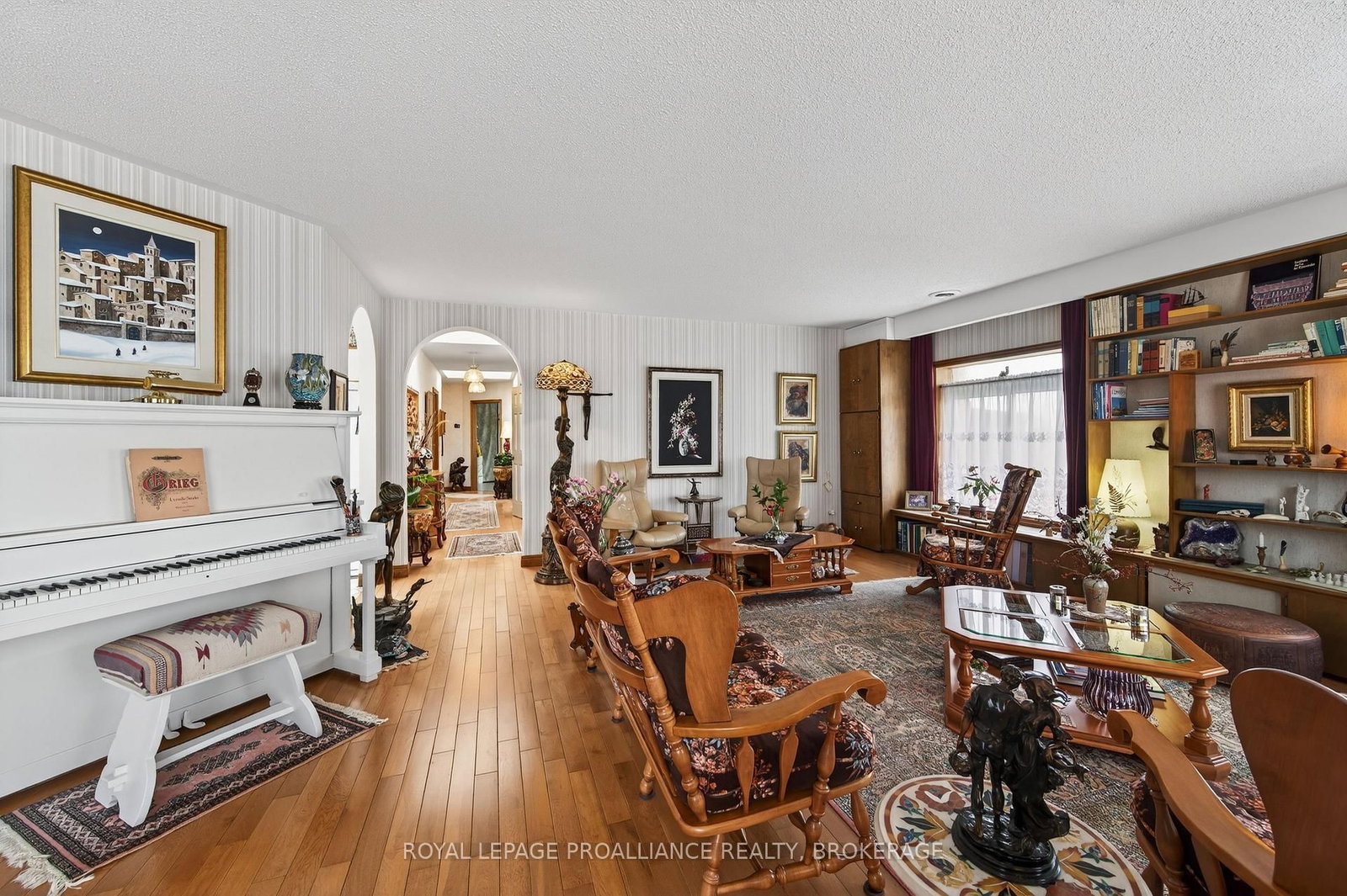 99 King Street E • Gananoque, ON photo 9