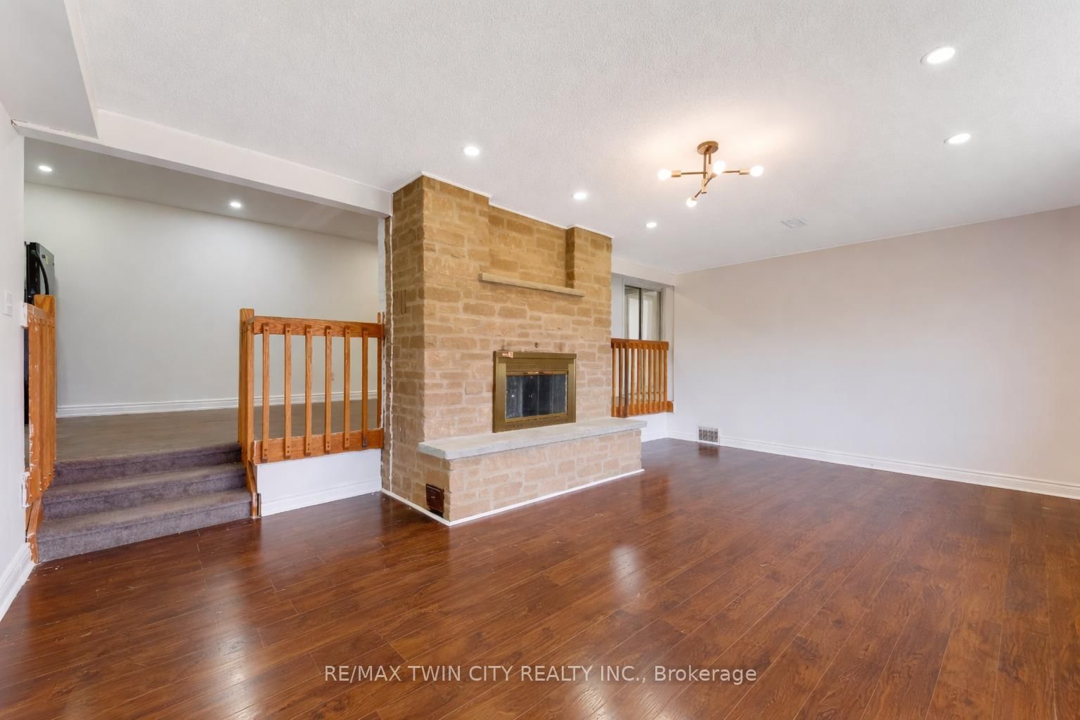 530 Fountain Street S - Photo 12