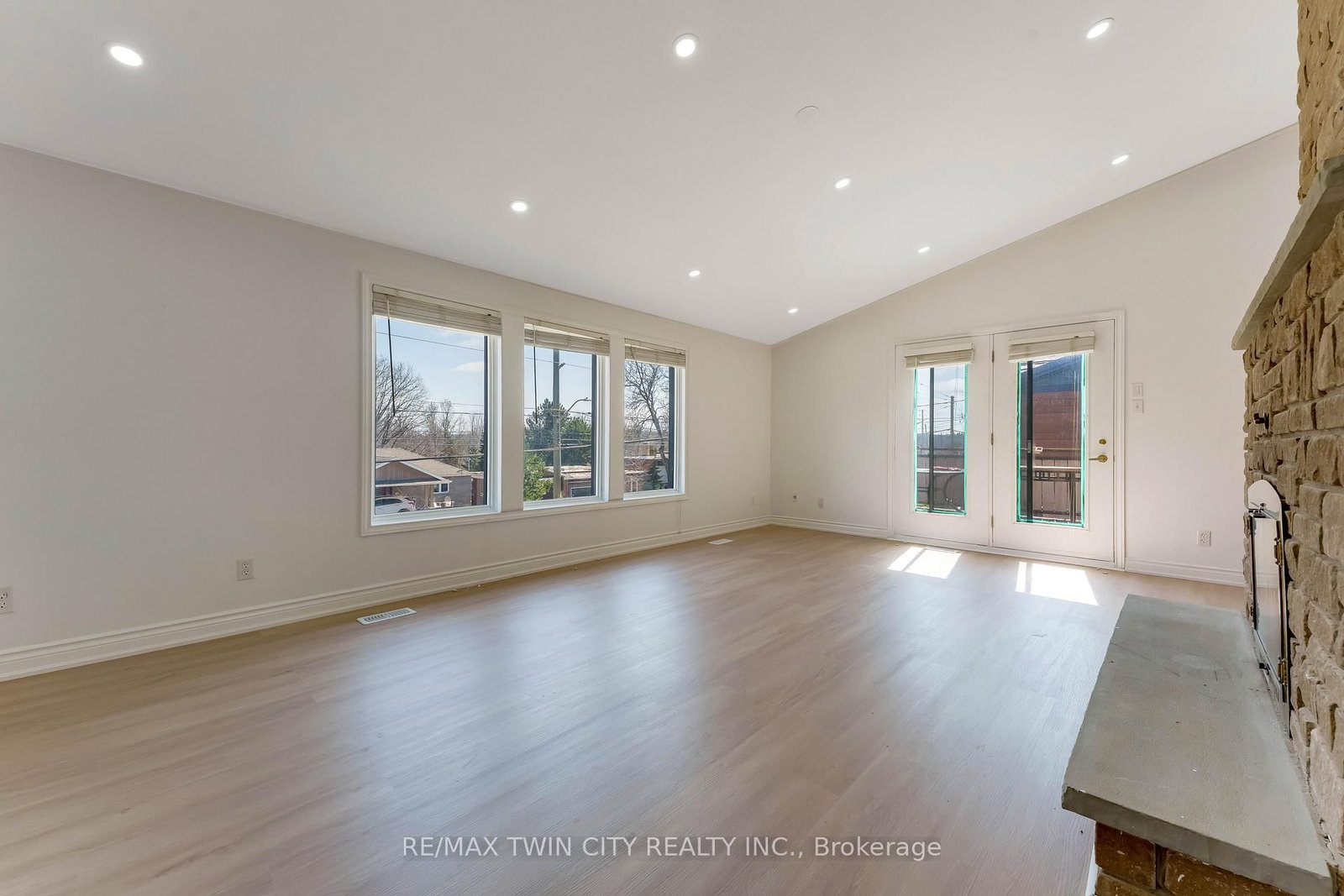 530 Fountain Street S - Photo 14