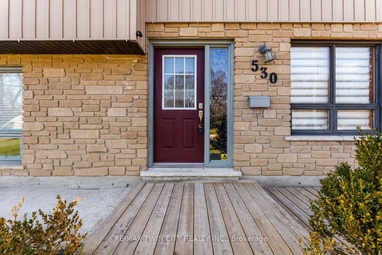 530 Fountain Street S - Photo 2