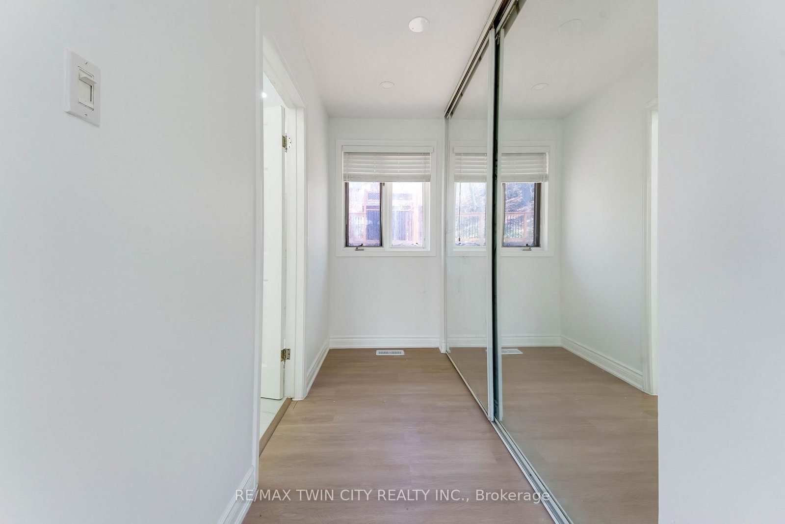 530 Fountain Street S - Photo 23