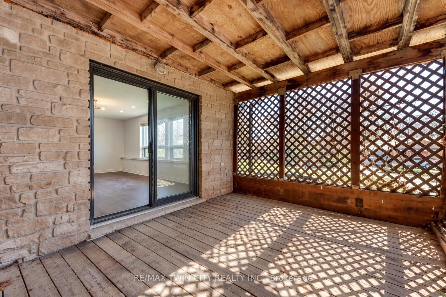 530 Fountain Street S - Photo 36