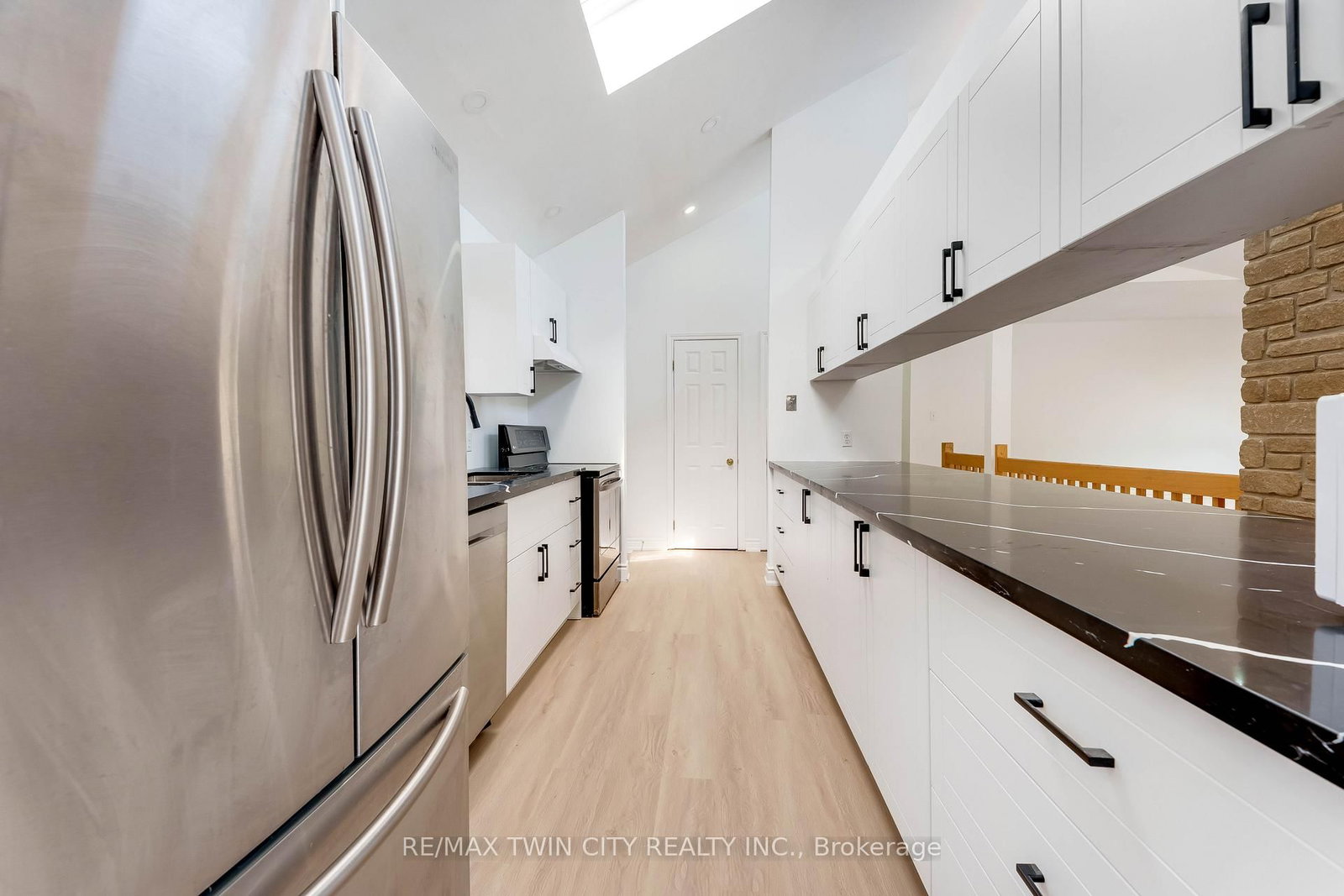 530 Fountain Street S - Photo 7