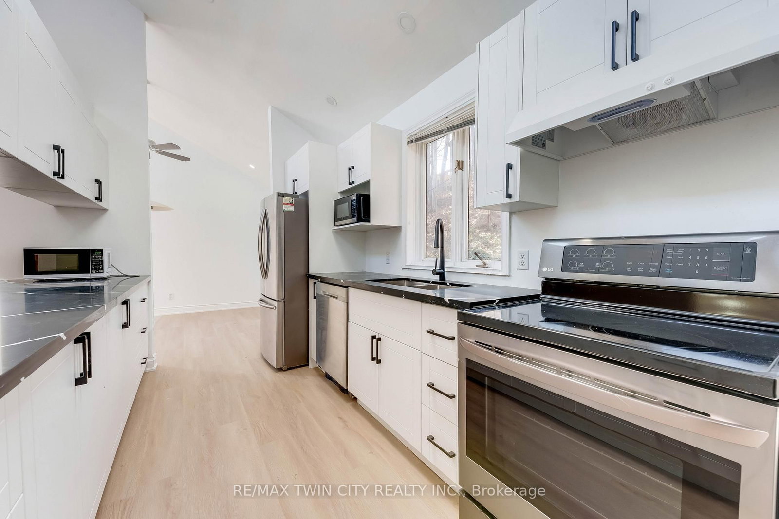 530 Fountain Street S - Photo 8