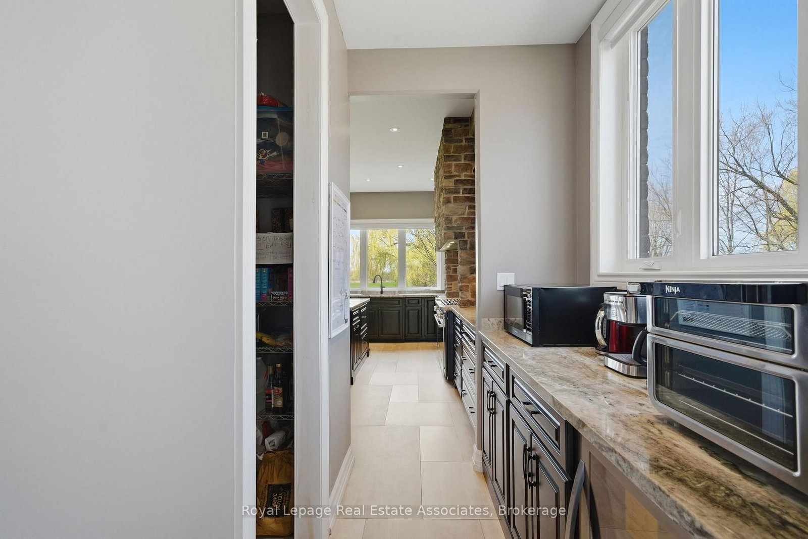 43 Third Road E • Hamilton, ON photo 8