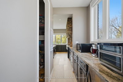 43 Third Road E • Hamilton, ON photo 8