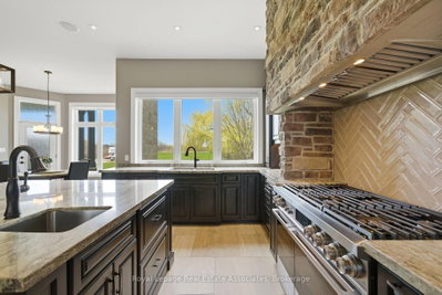 43 Third Road E • Hamilton, ON photo 9