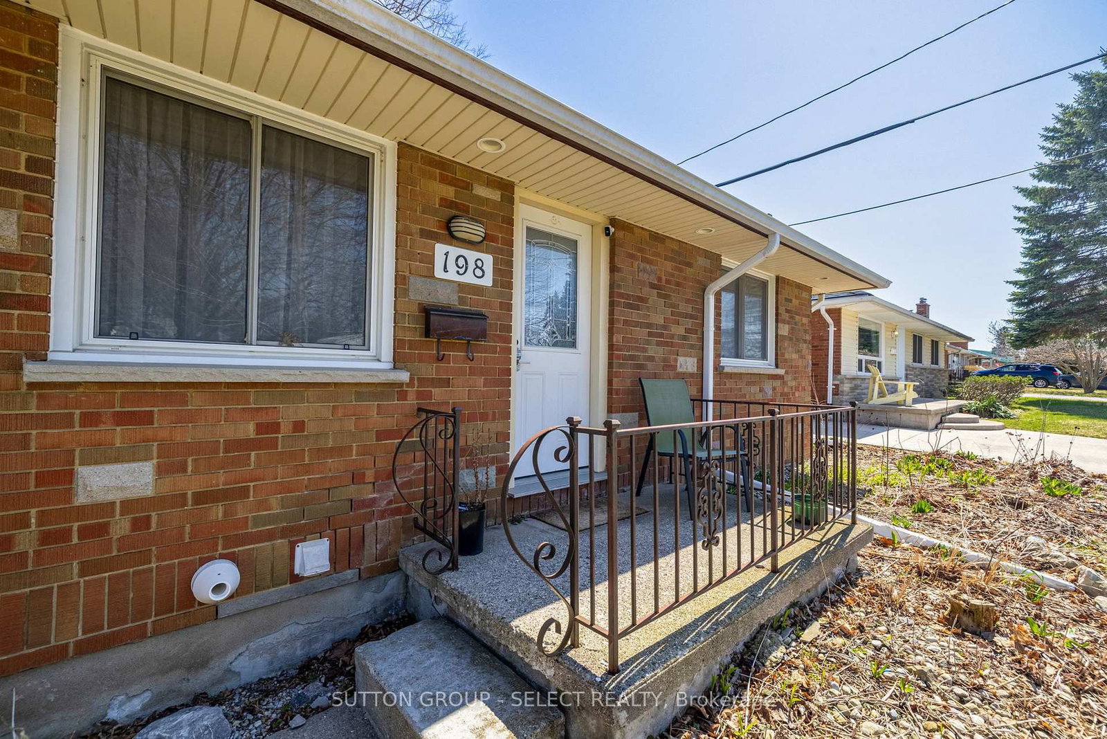 Listing Image 4