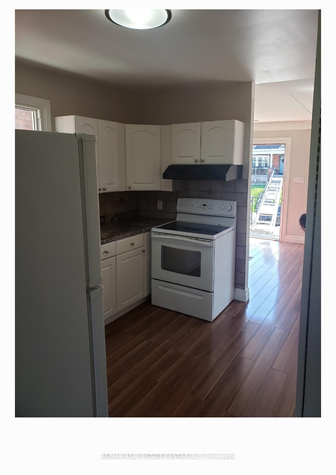 519 Catharine Street N, Unit Main Level - Photo 5