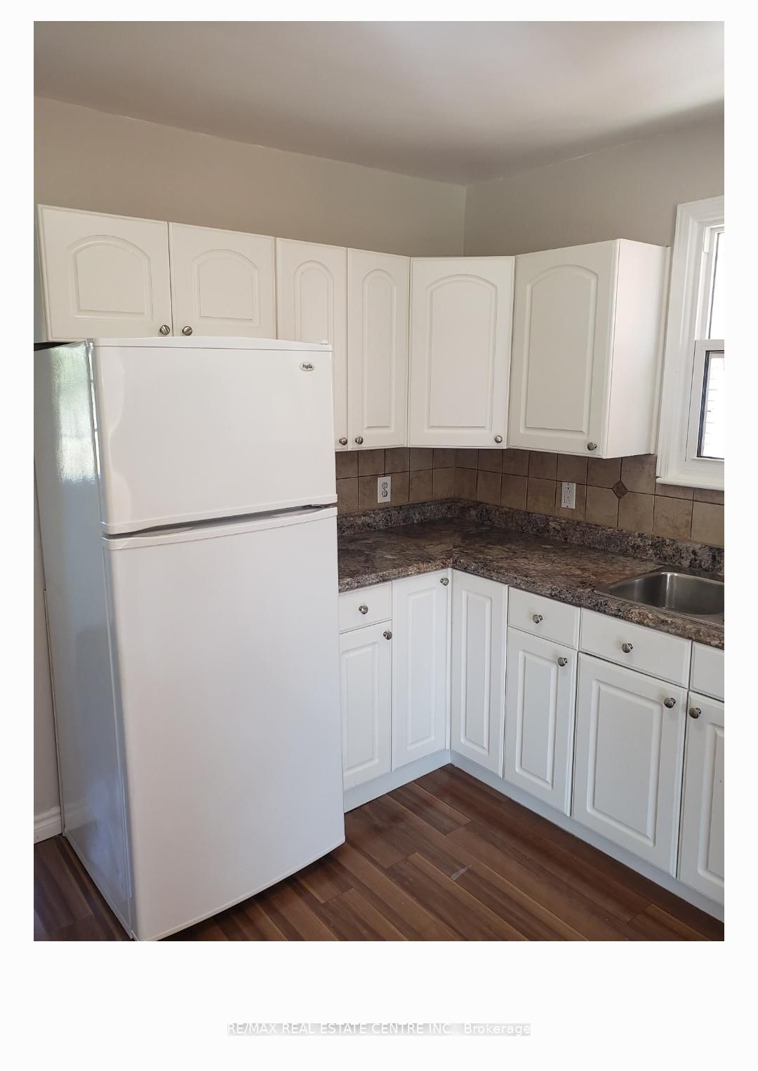 519 Catharine Street N, Unit Main Level - Photo 6