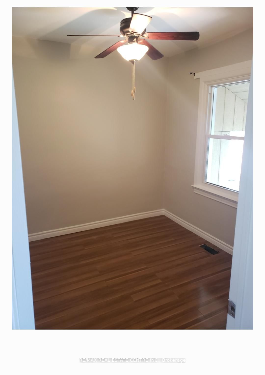 519 Catharine Street N, Unit Main Level - Photo 9