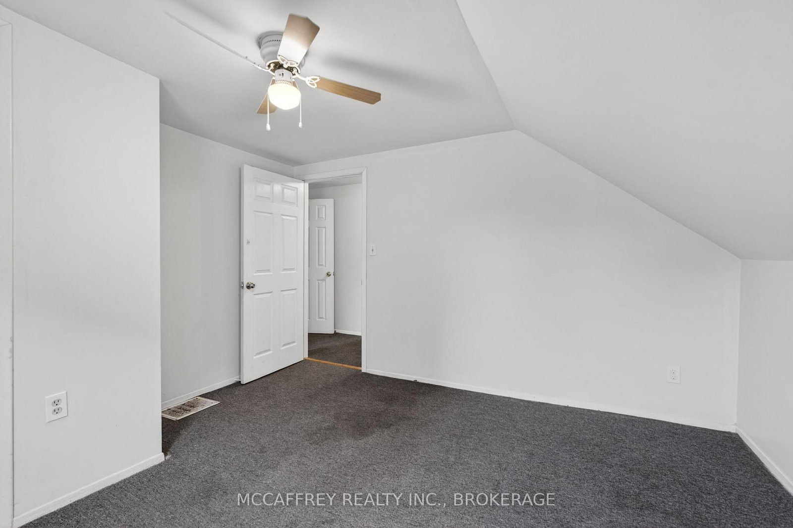 47 ISABELLA Street E - Photo 11