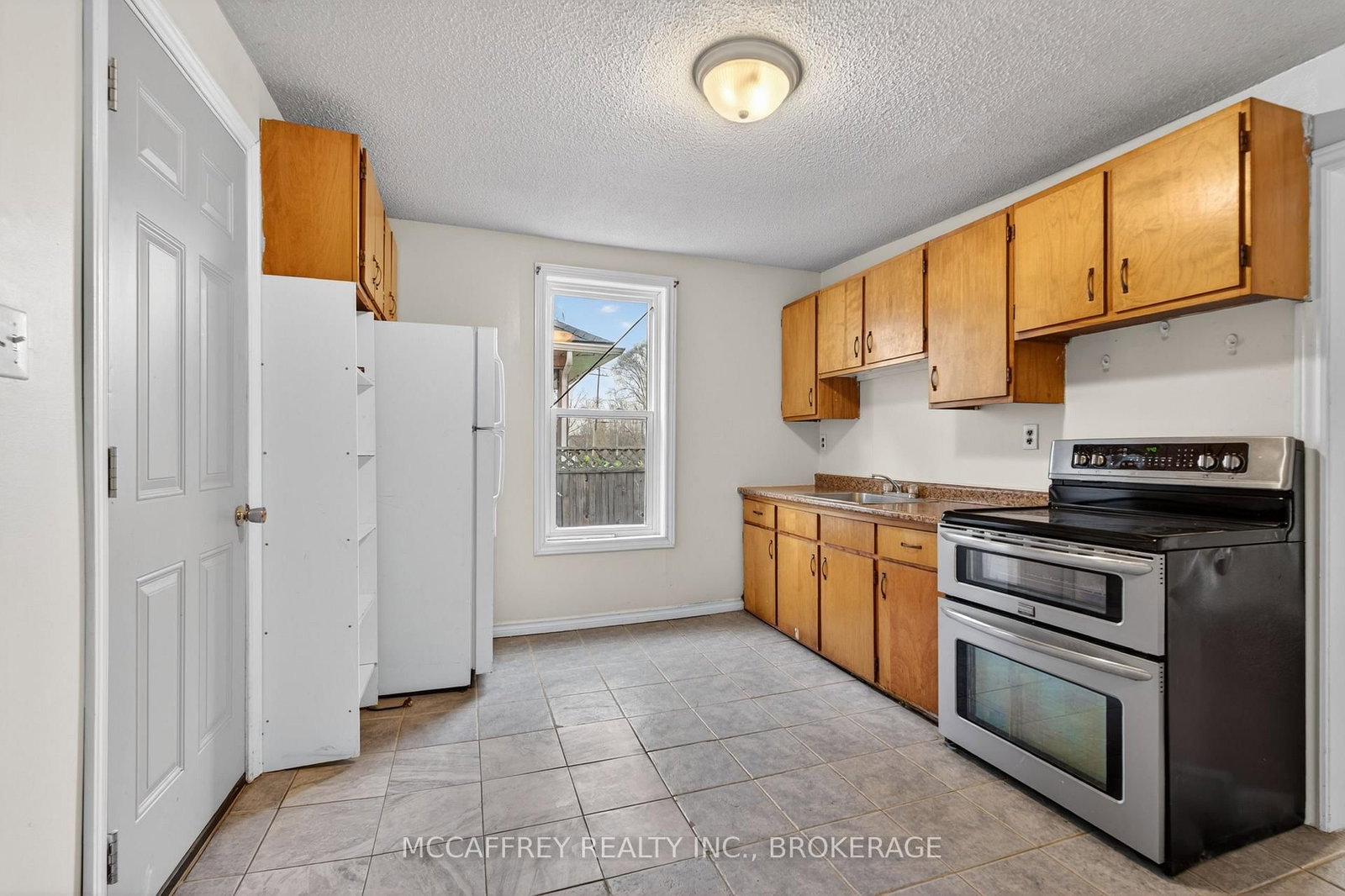 47 ISABELLA Street E - Photo 8