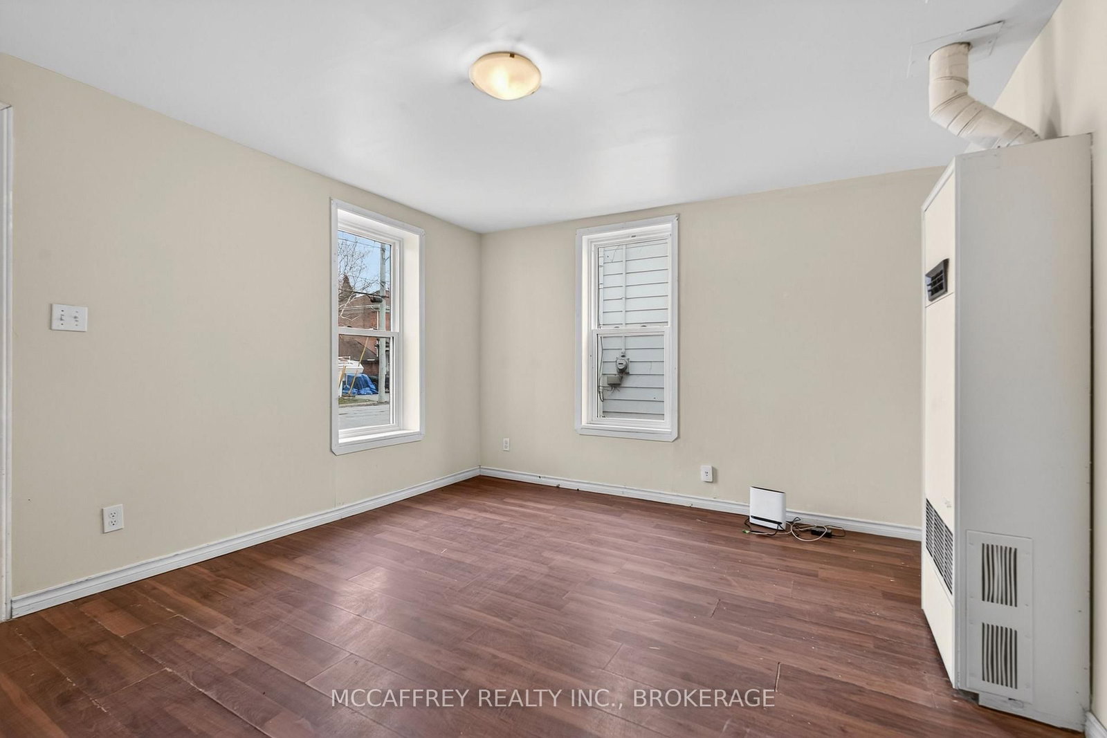 45 ISABELLA Street E - Photo 4
