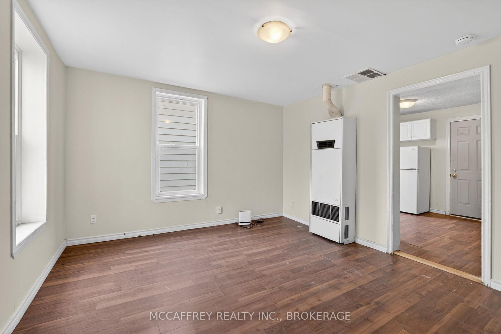 45 ISABELLA Street E - Photo 5