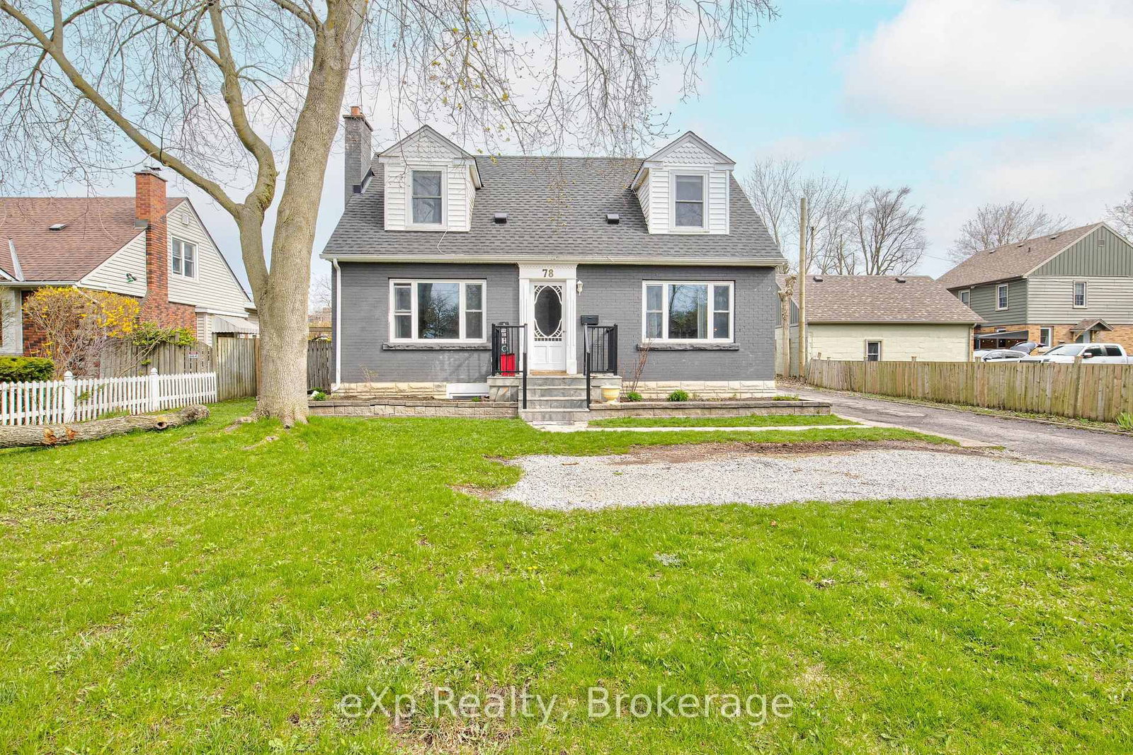 Semi-Detached House for sale at 78 Price Avenue, Welland, Ontario, L3C 3Y2 - Prince Charles - MLS: X13049566