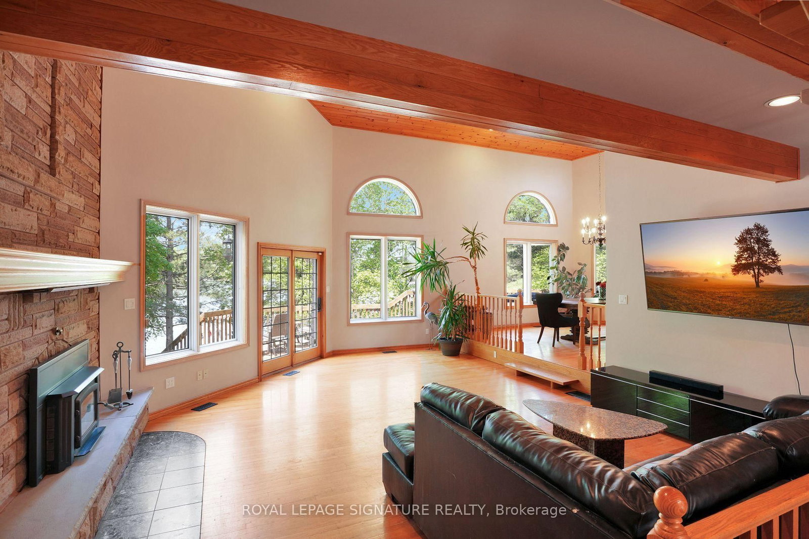 40249 Combermere Road • Barry's Bay, ON photo 2