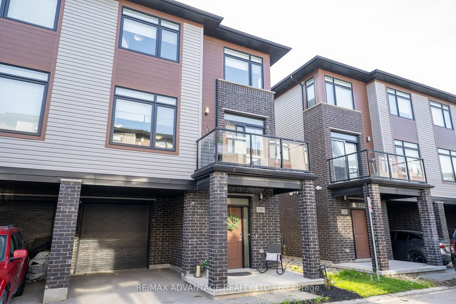 Townhouse for sale at 130-3260 Singleton Avenue, London South, Ontario, N6L 0E7 - South W - MLS: X13049654