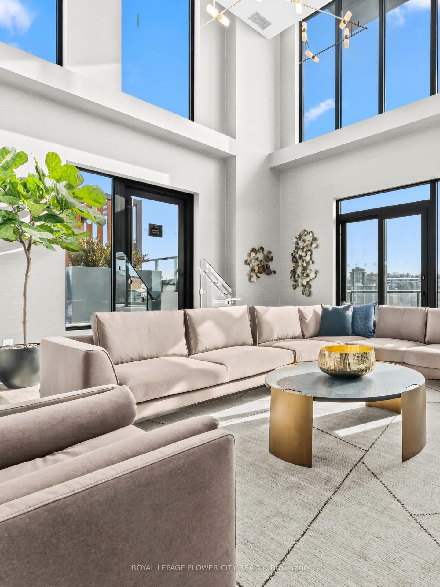 75 James Street S, Unit 624 - Photo 3