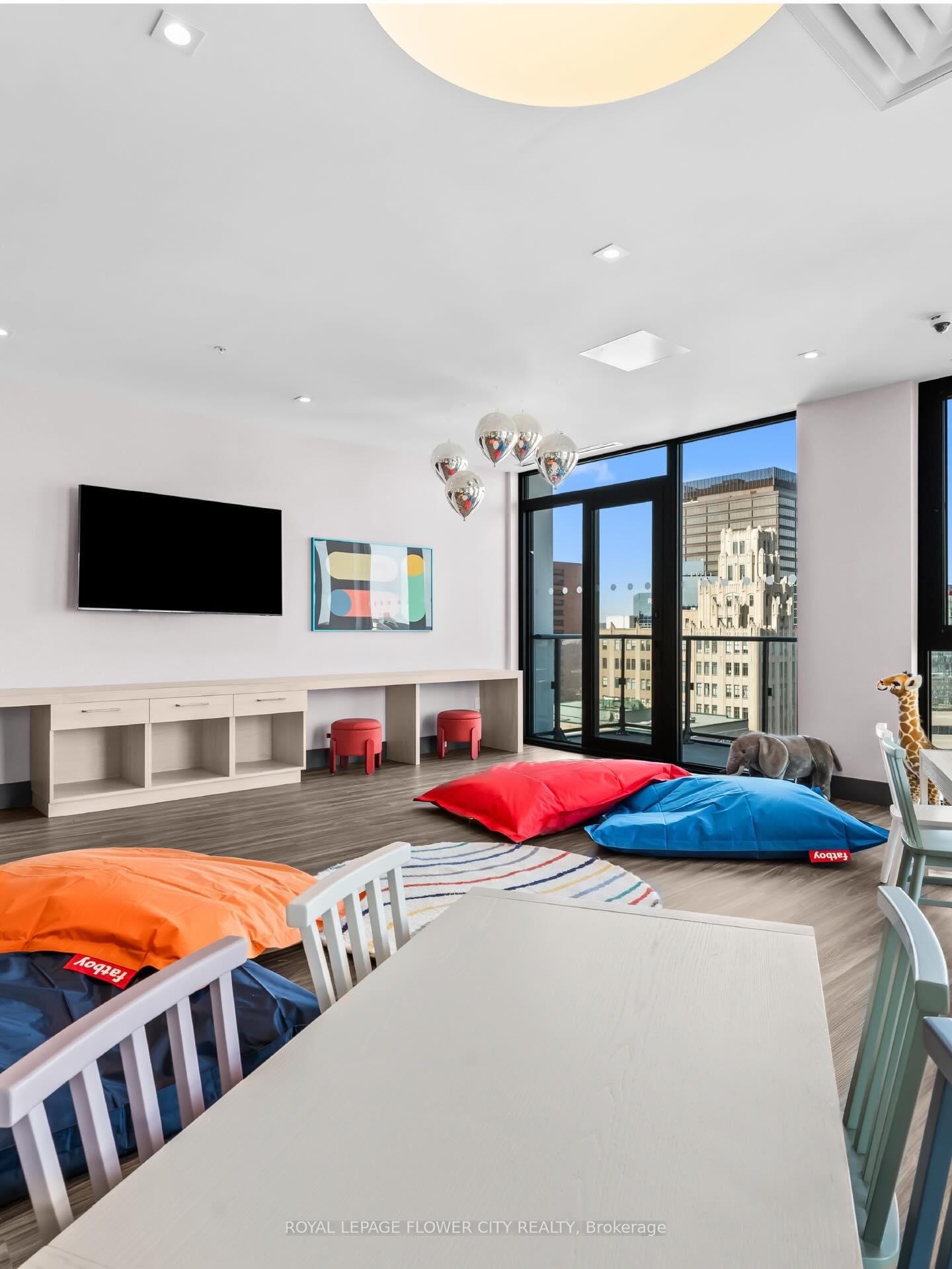 75 James Street S, Unit 624 - Photo 4