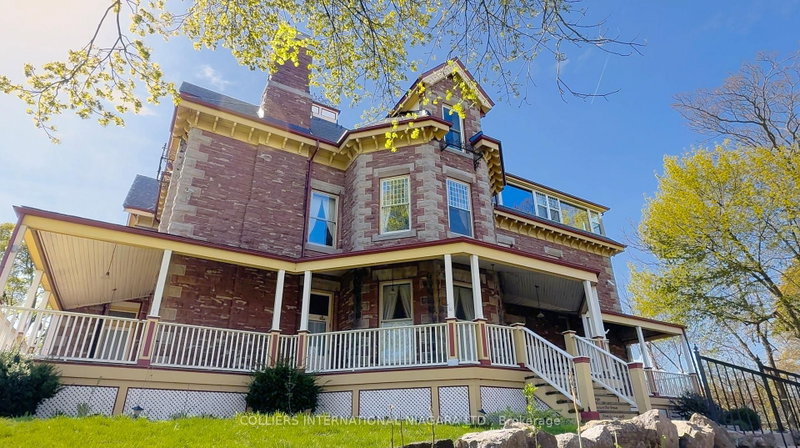 14 St. David St W photo 4