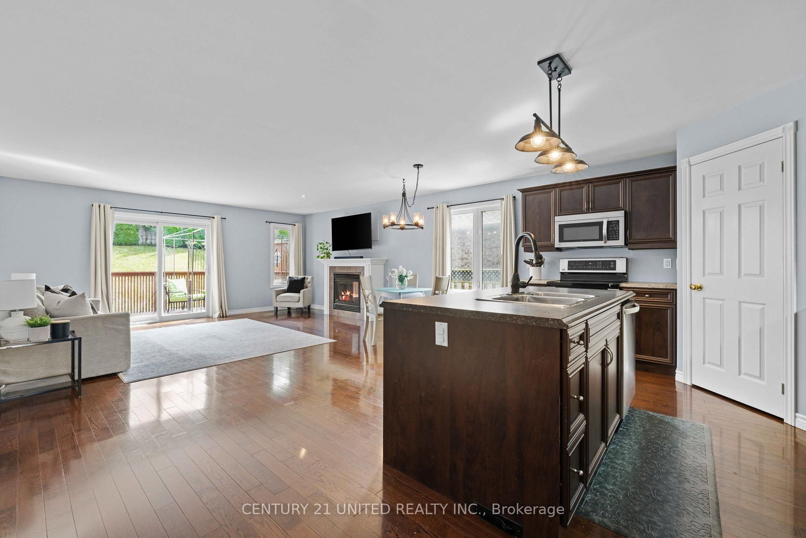 385 Bianco Crescent • Peterborough, ON photo 2
