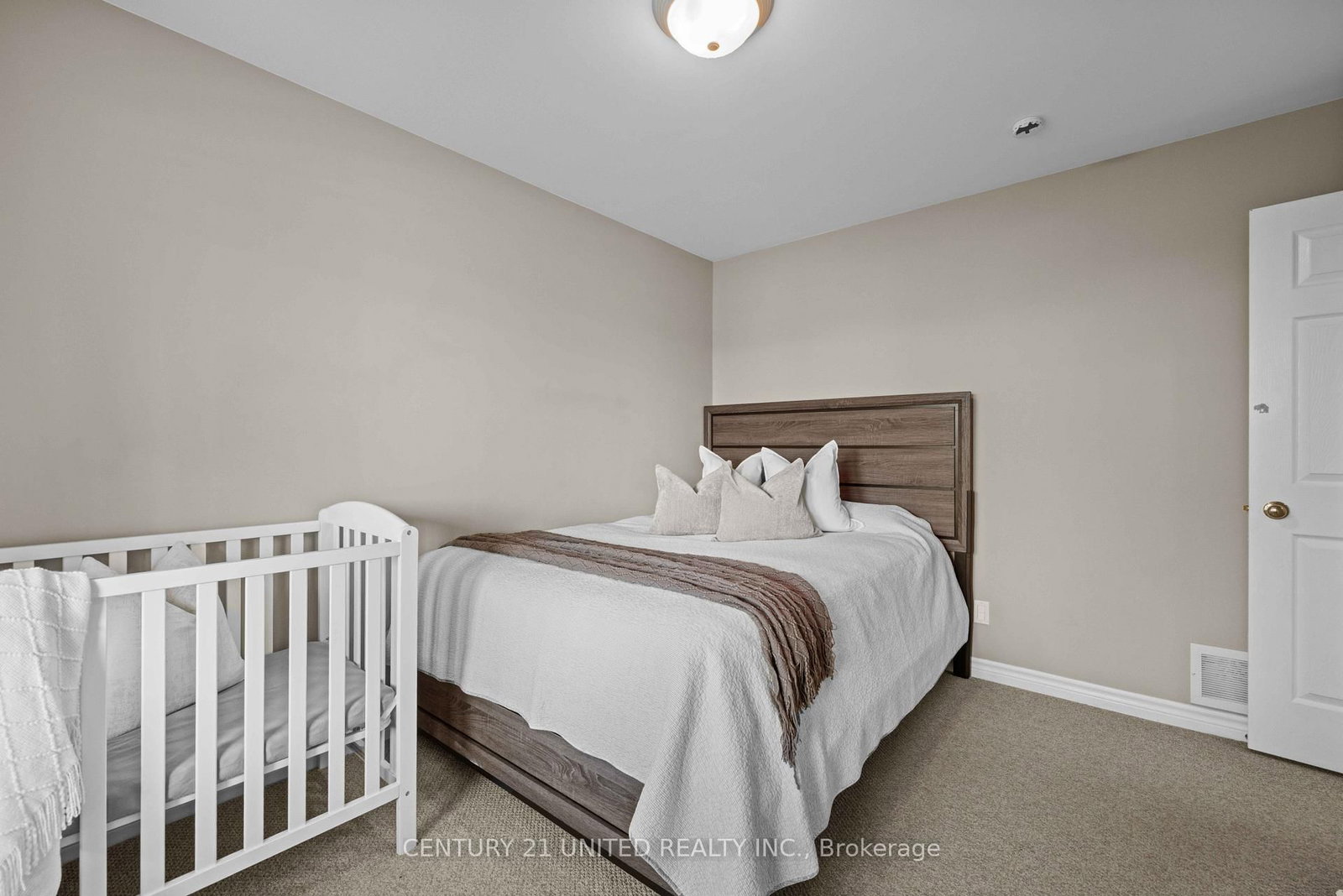 385 Bianco Crescent • Peterborough, ON photo 9