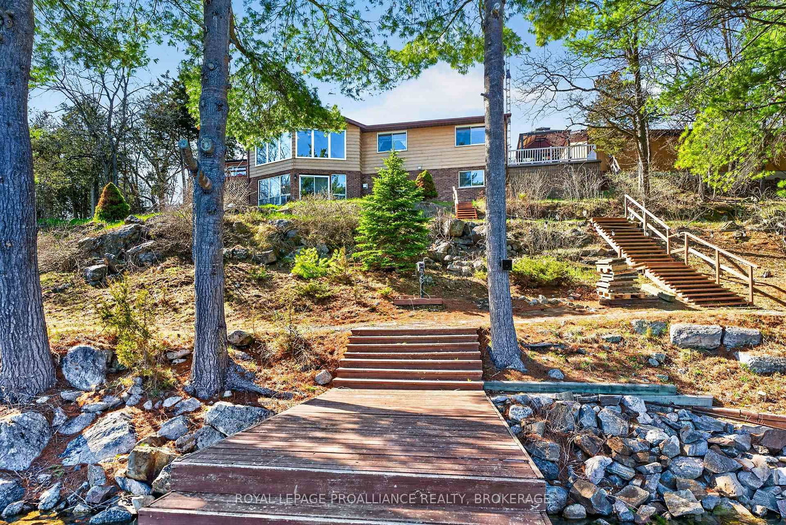 3037 Hilltop Lane • Perth Road, ON photo 14