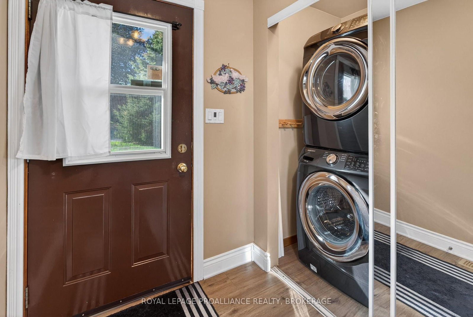 3037 Hilltop Lane • Perth Road, ON photo 17