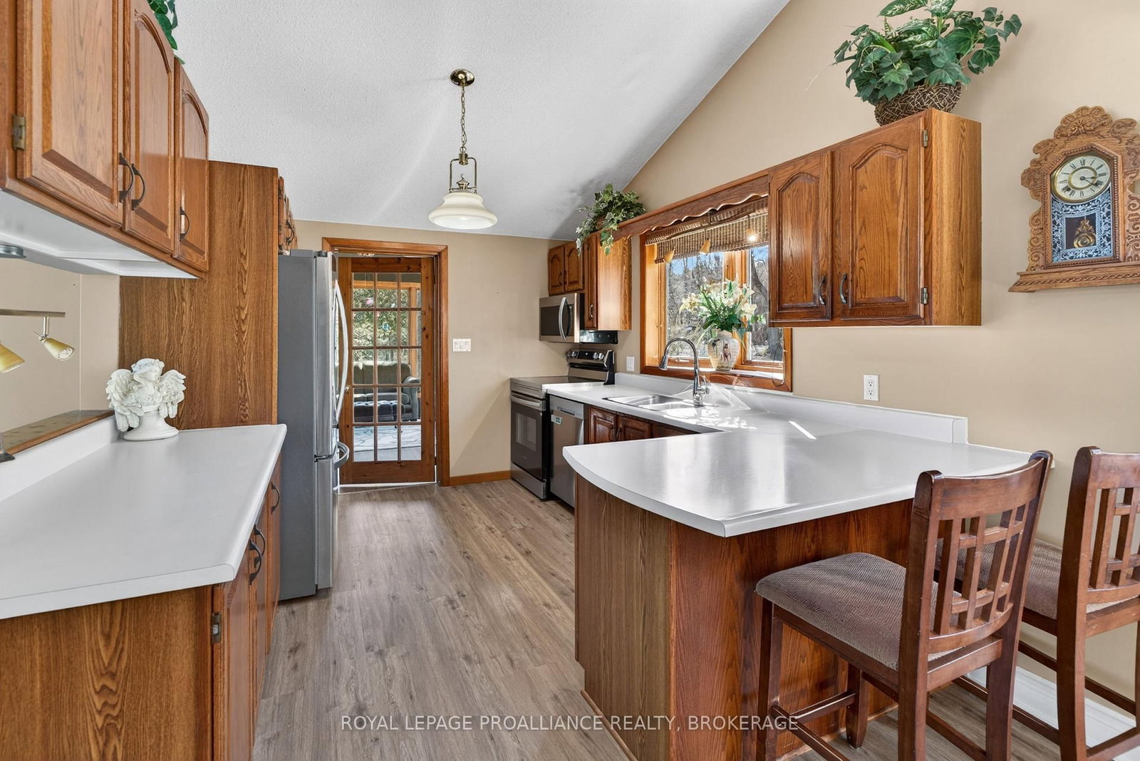 3037 Hilltop Lane • Perth Road, ON photo 26