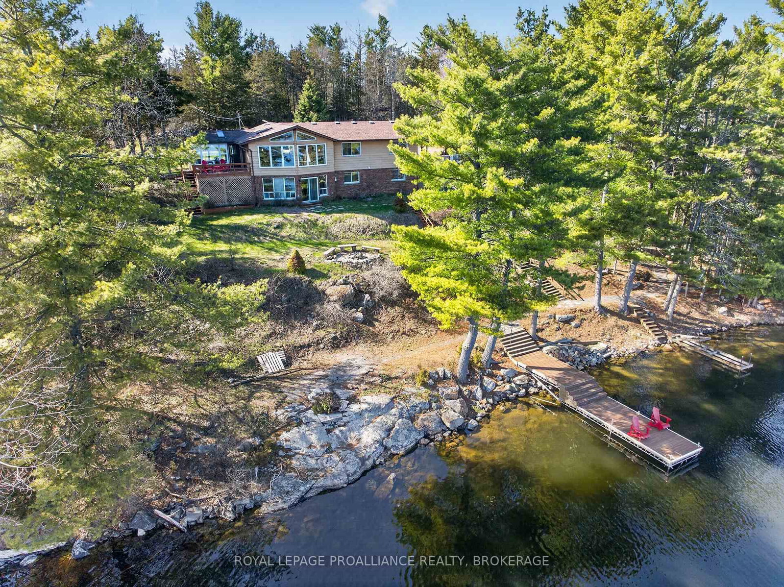 3037 Hilltop Lane • Perth Road, ON photo 3
