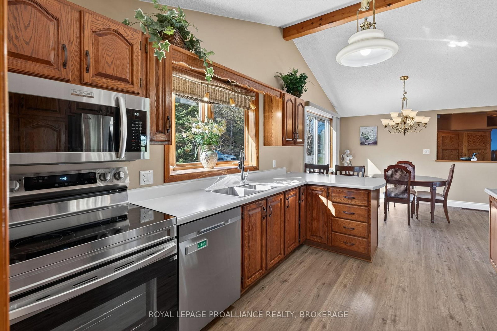3037 Hilltop Lane • Perth Road, ON photo 30