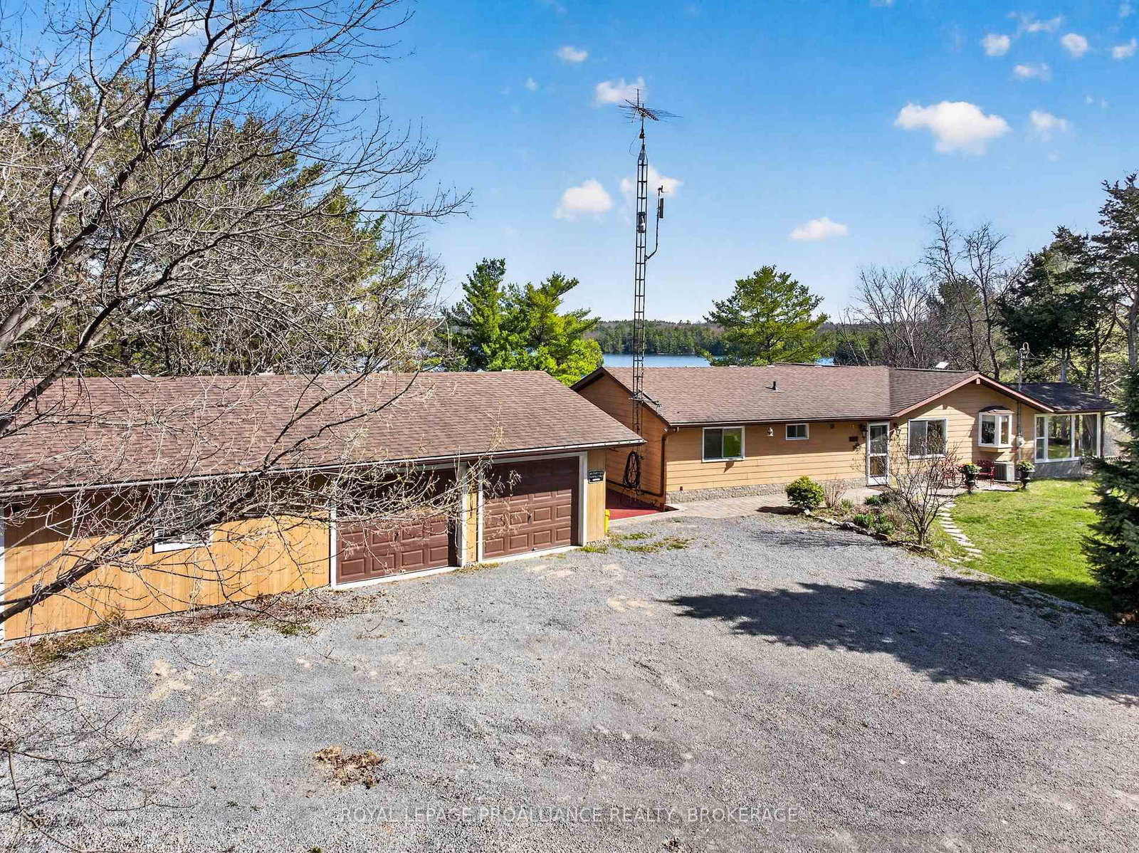 3037 Hilltop Lane • Perth Road, ON photo 5