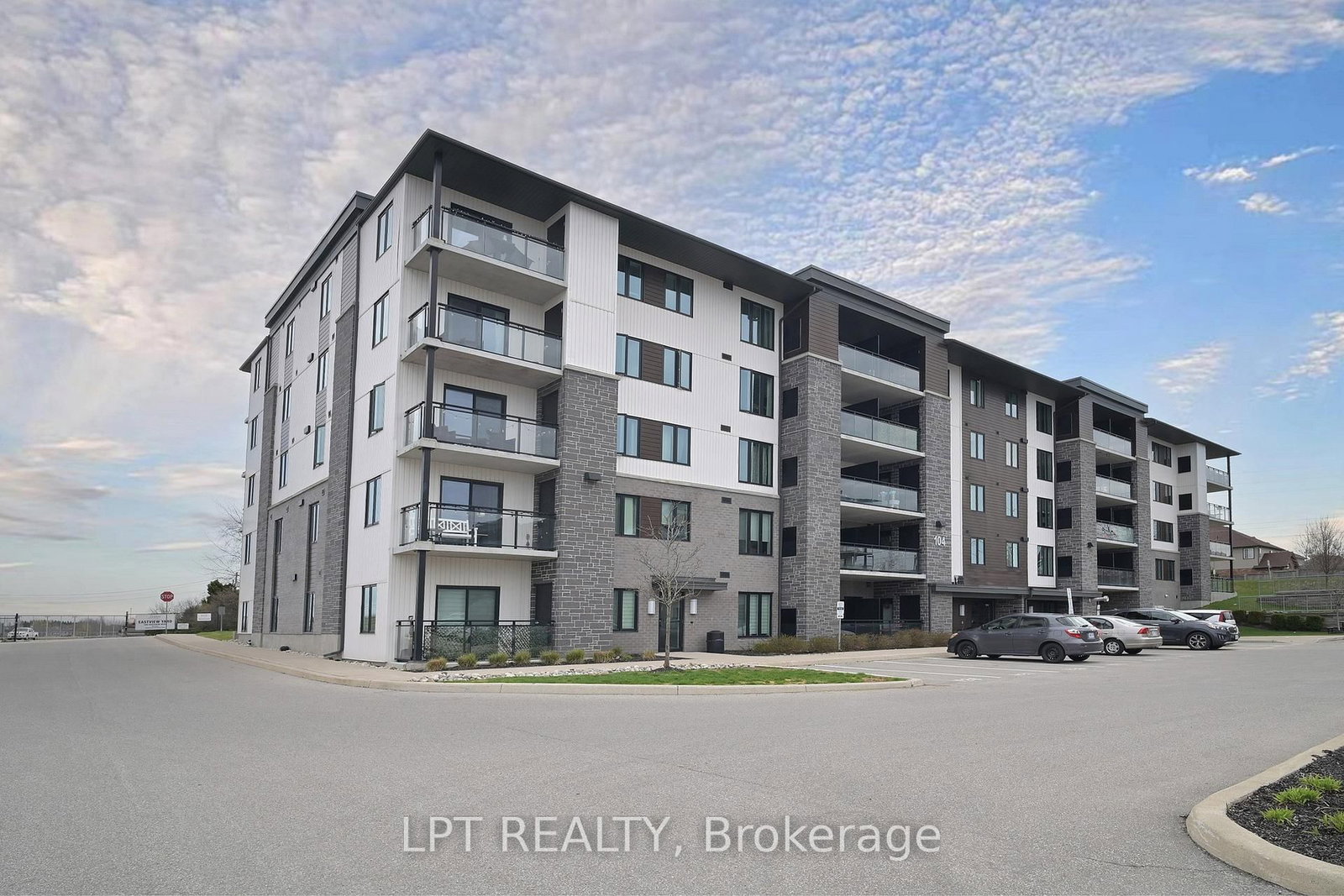 104 Summit Ridge Drive - Photo 2