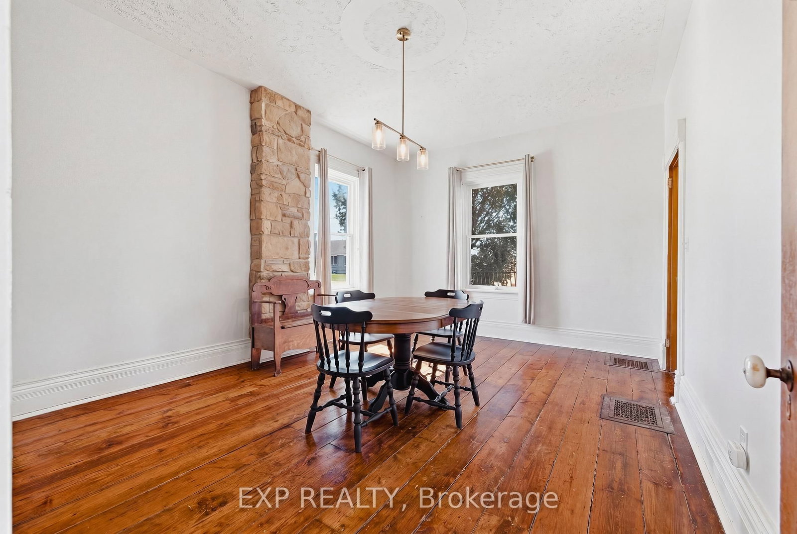 17 Allan Street W • Minto, ON photo 9
