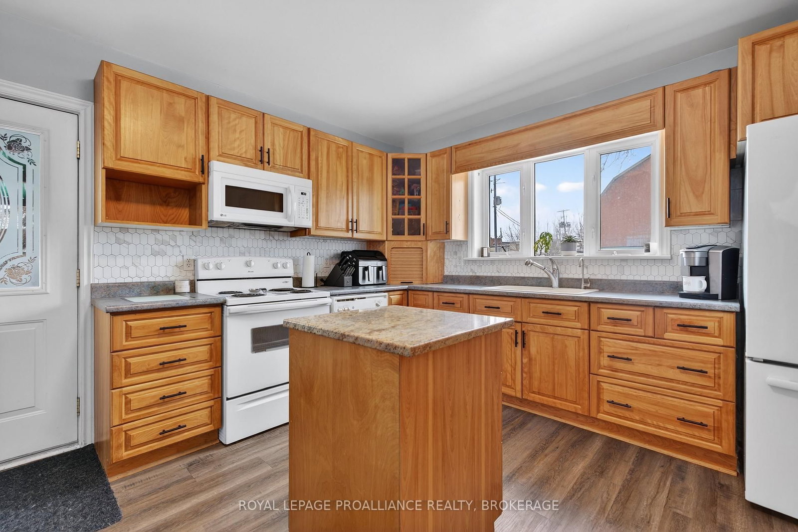 118 East Street E - Photo 17