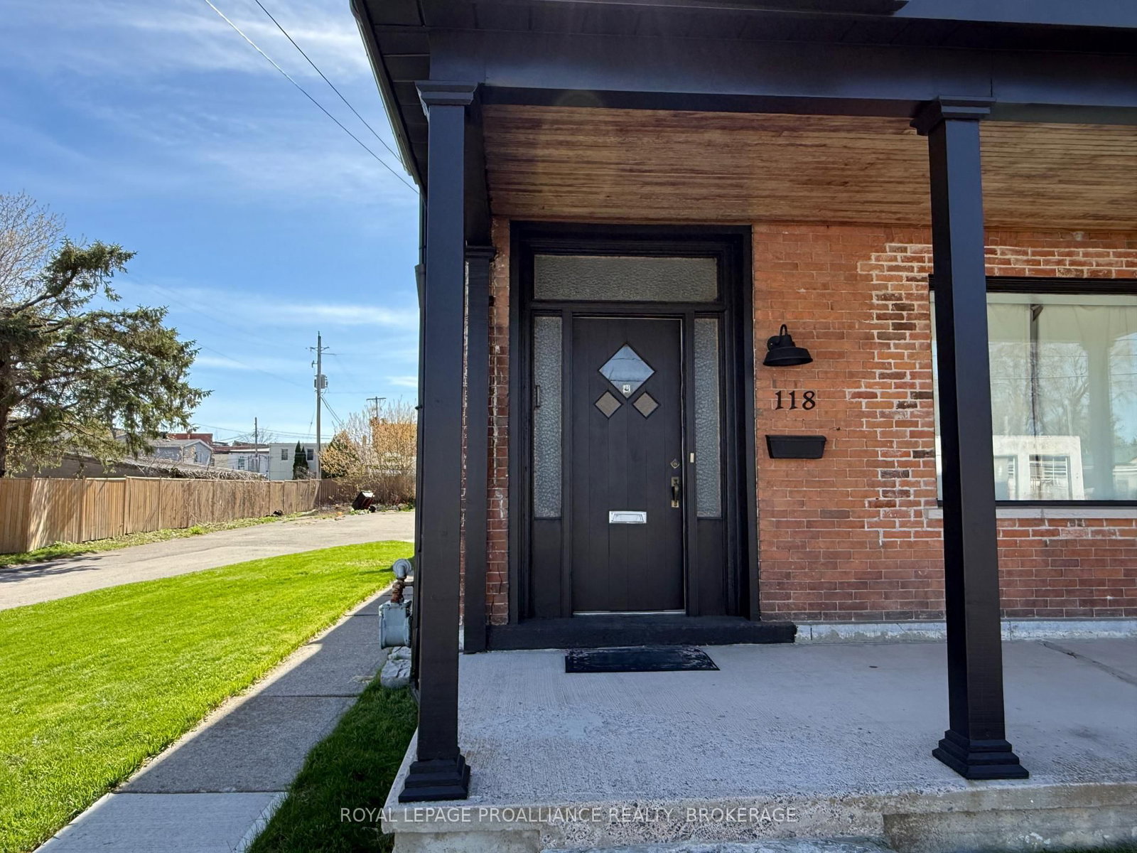 118 East Street E - Photo 4