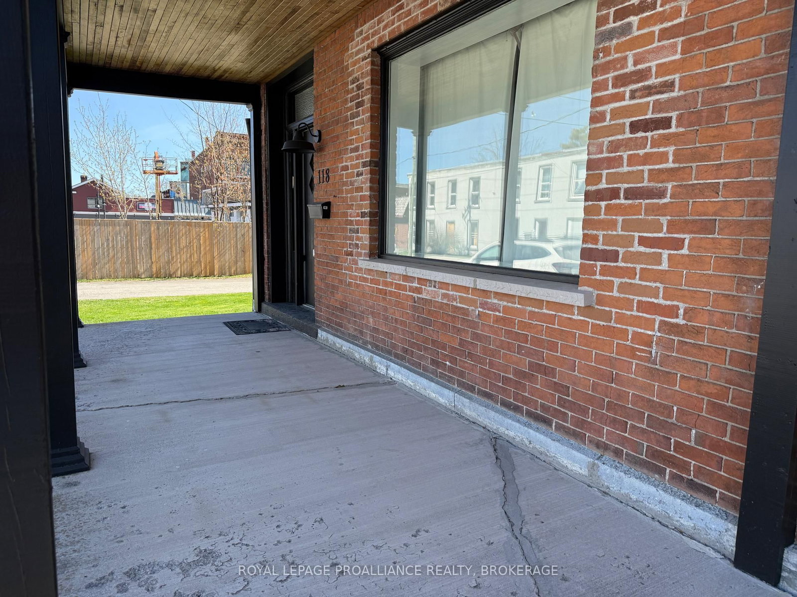 118 East Street E - Photo 5