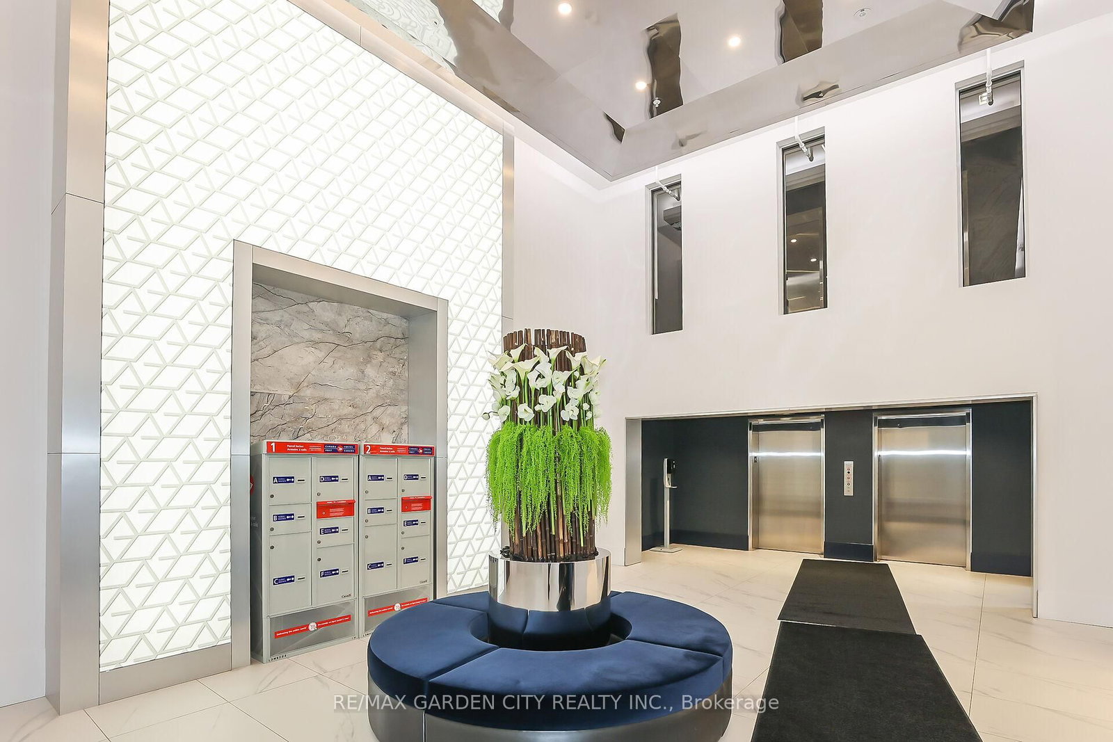 16 Concord Place, Unit 431 - Photo 4